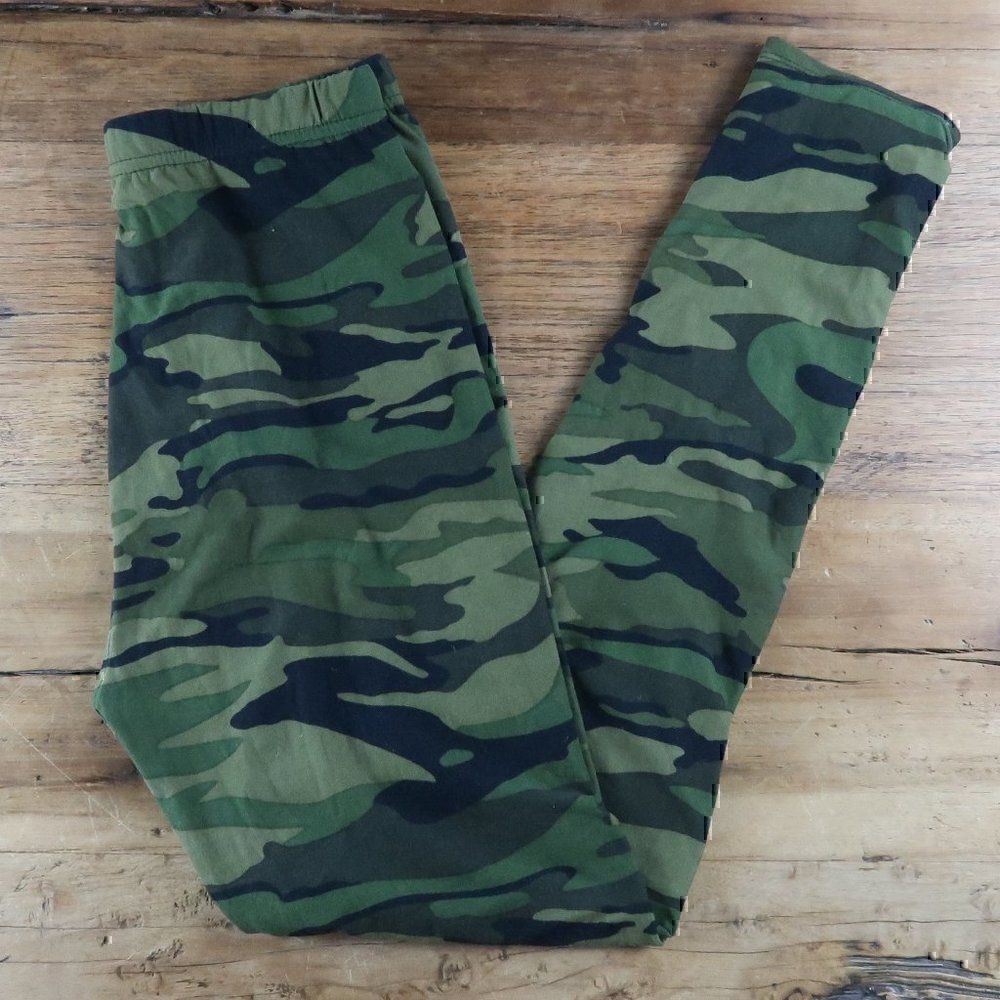 GREEN CAMO FASHION LEGGINGS SIZE SMALL - Picture 1 of 6